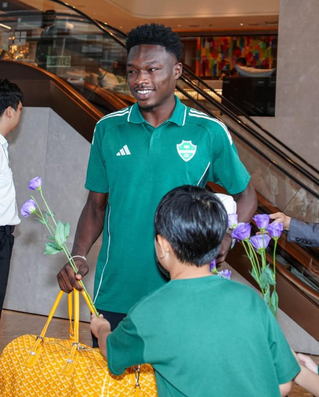 准备参加沙特超级杯，吉达国民全队已抵达中国香港