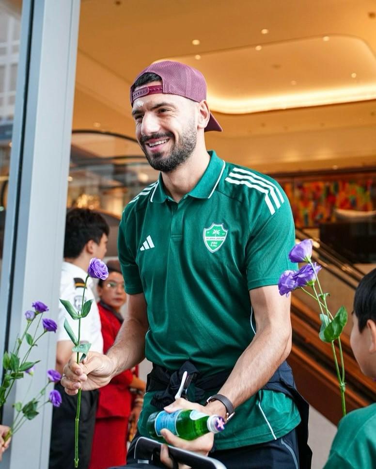 准备参加沙特超级杯，吉达国民全队已抵达中国香港