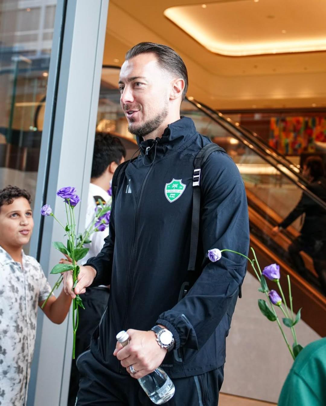 准备参加沙特超级杯，吉达国民全队已抵达中国香港