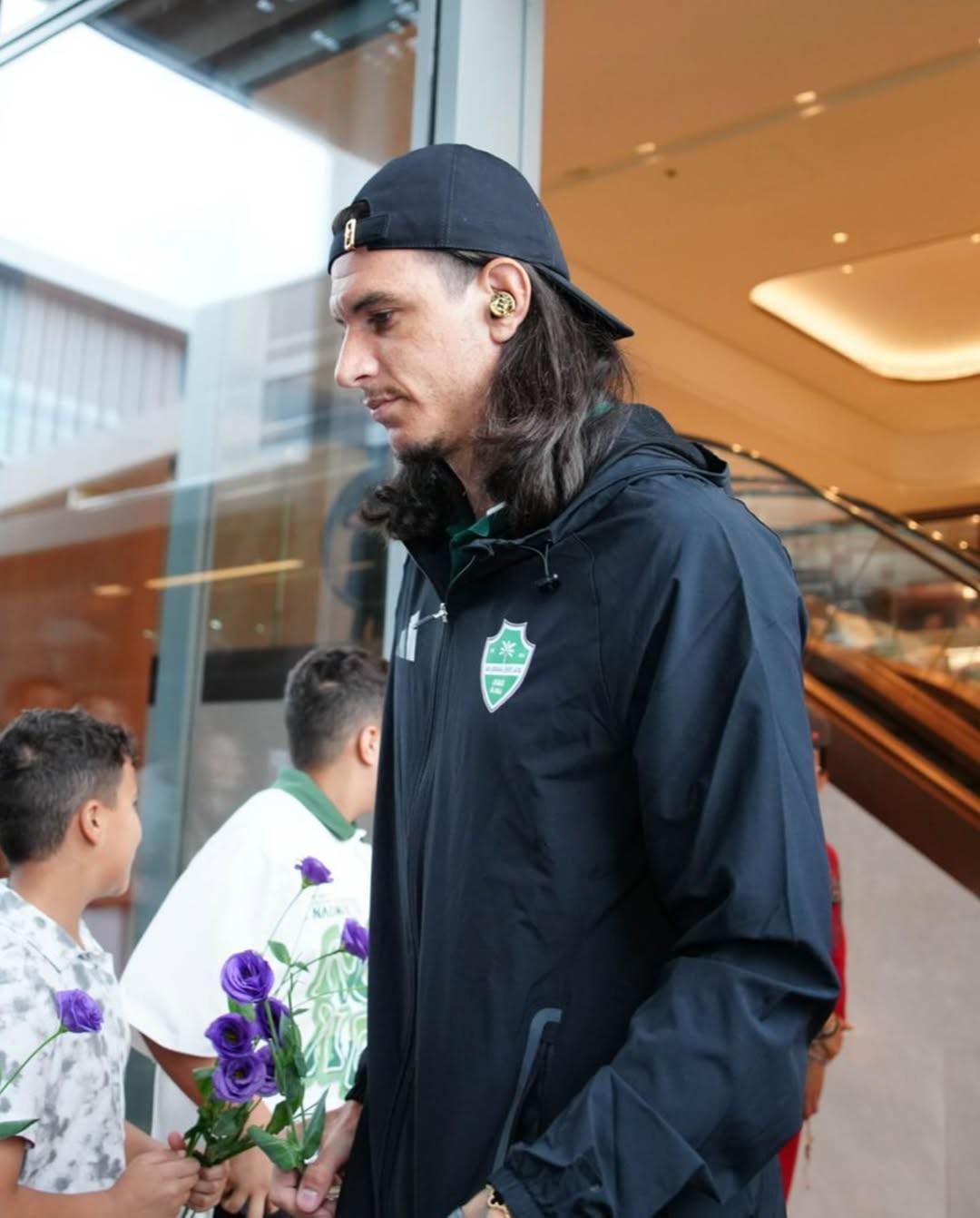 准备参加沙特超级杯，吉达国民全队已抵达中国香港