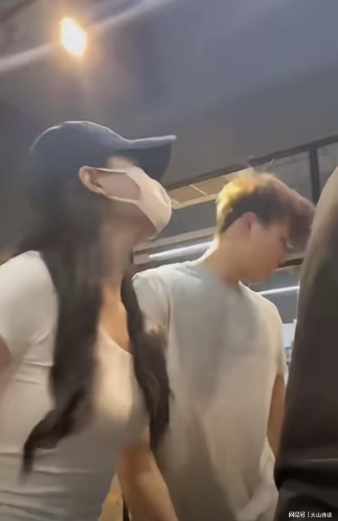 啪啪打脸!健身房一男教练被指与4女学员存在不正当关系,被群殴