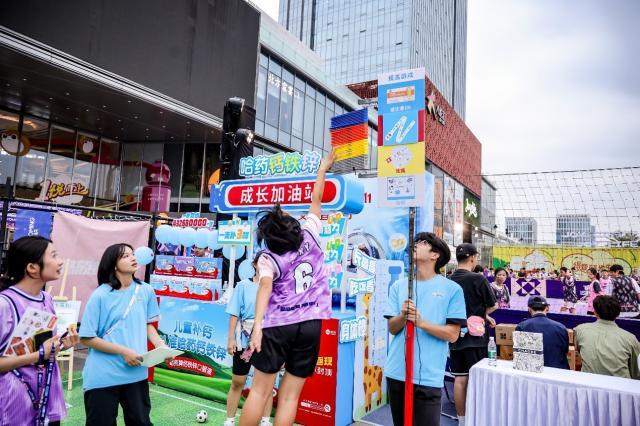 1730781266019045636.jpg 欧冠直播-“怒放竞技场”首现羊城 3V3街头足球潮爆大湾区