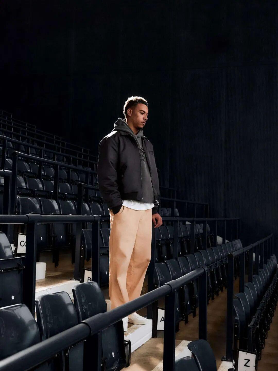 美女主播-维拉“寒王”，已进化成英超新型前腰代表