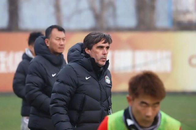 免费直播赛事-河南俱乐部一线队完成体检，冬训备战正式展开