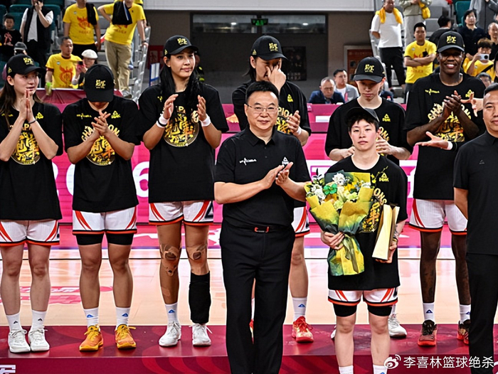 美女主播-得分+助攻本土第1！中国女篮25岁王牌复活夺FMVP：宫鲁鸣召回她？|总决赛|李缘|本土球员|WCBA总决赛|山西女篮_新浪体育_新浪新闻